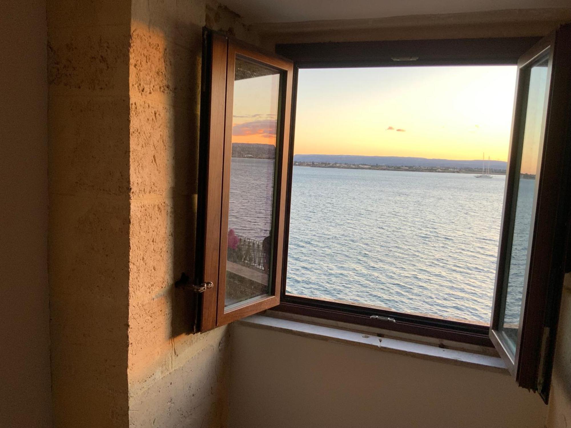L'Alba E Il Tramonto Vista Mare Apartment Сиракуза Екстериор снимка
